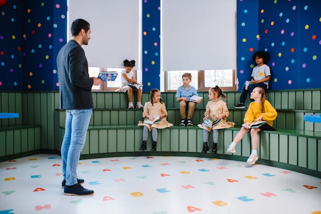 Group of kids in the library for story time